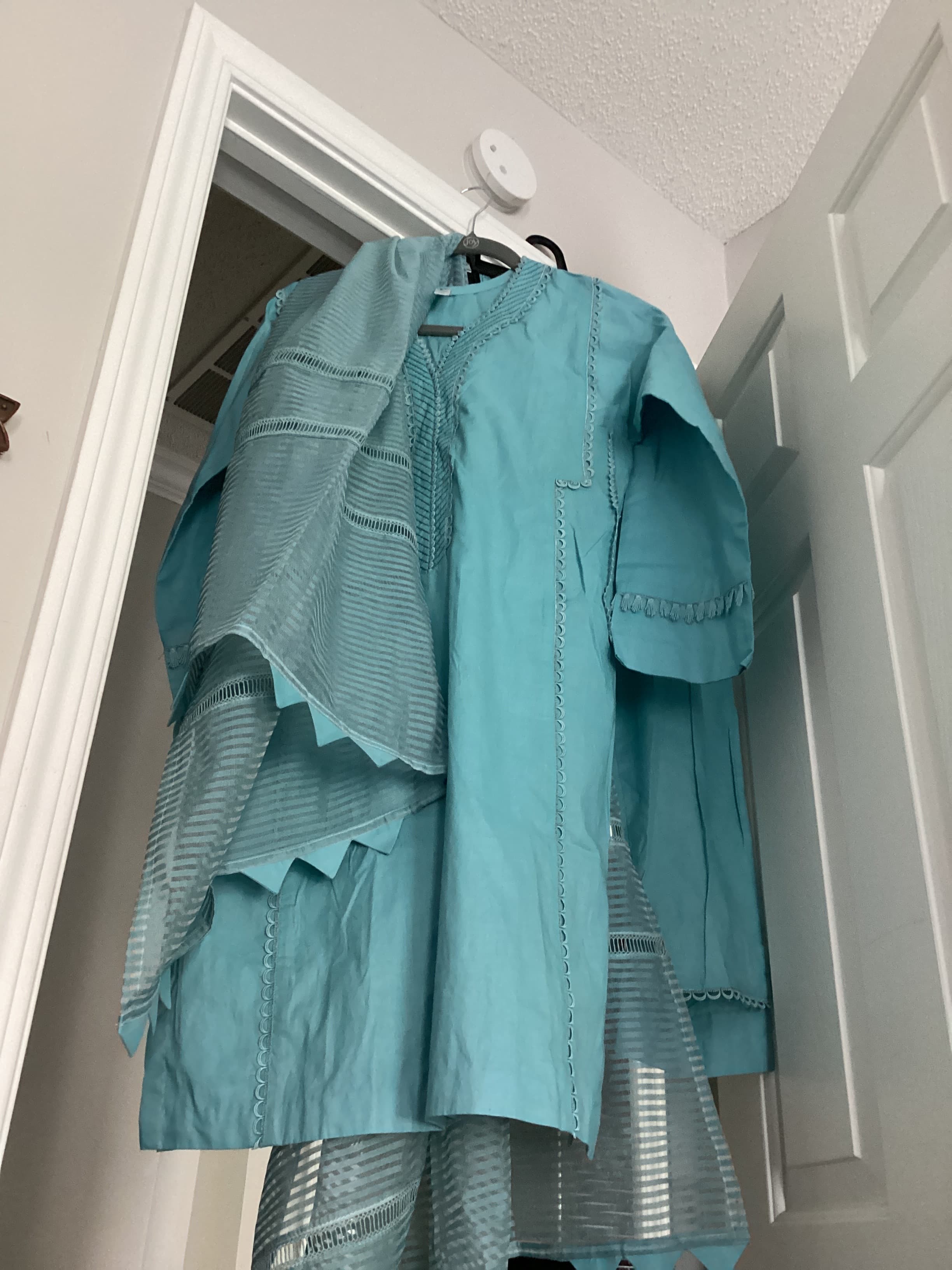 3 pc Teal blue modern outfit