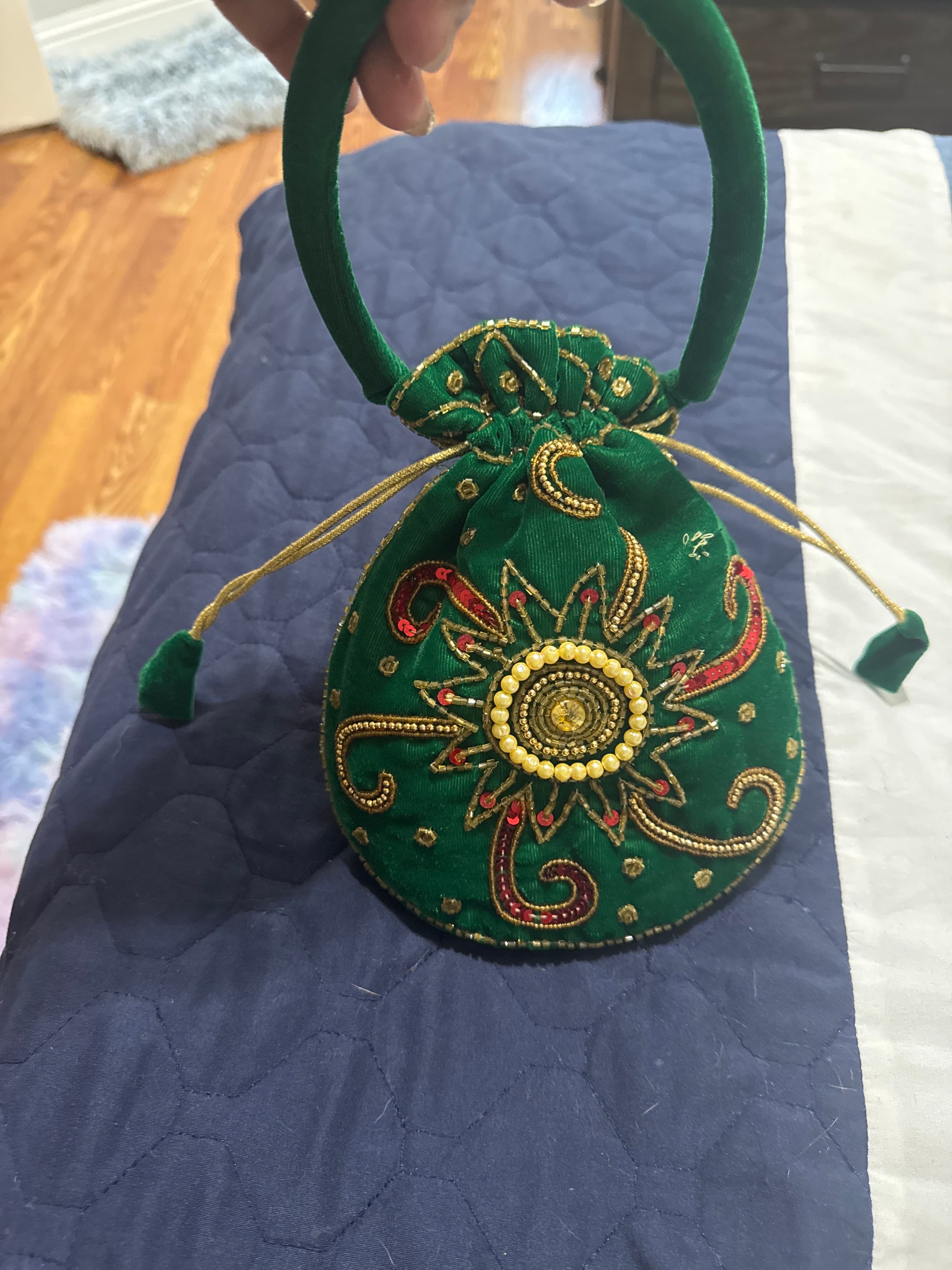 hand made wrist sitting cloth bag