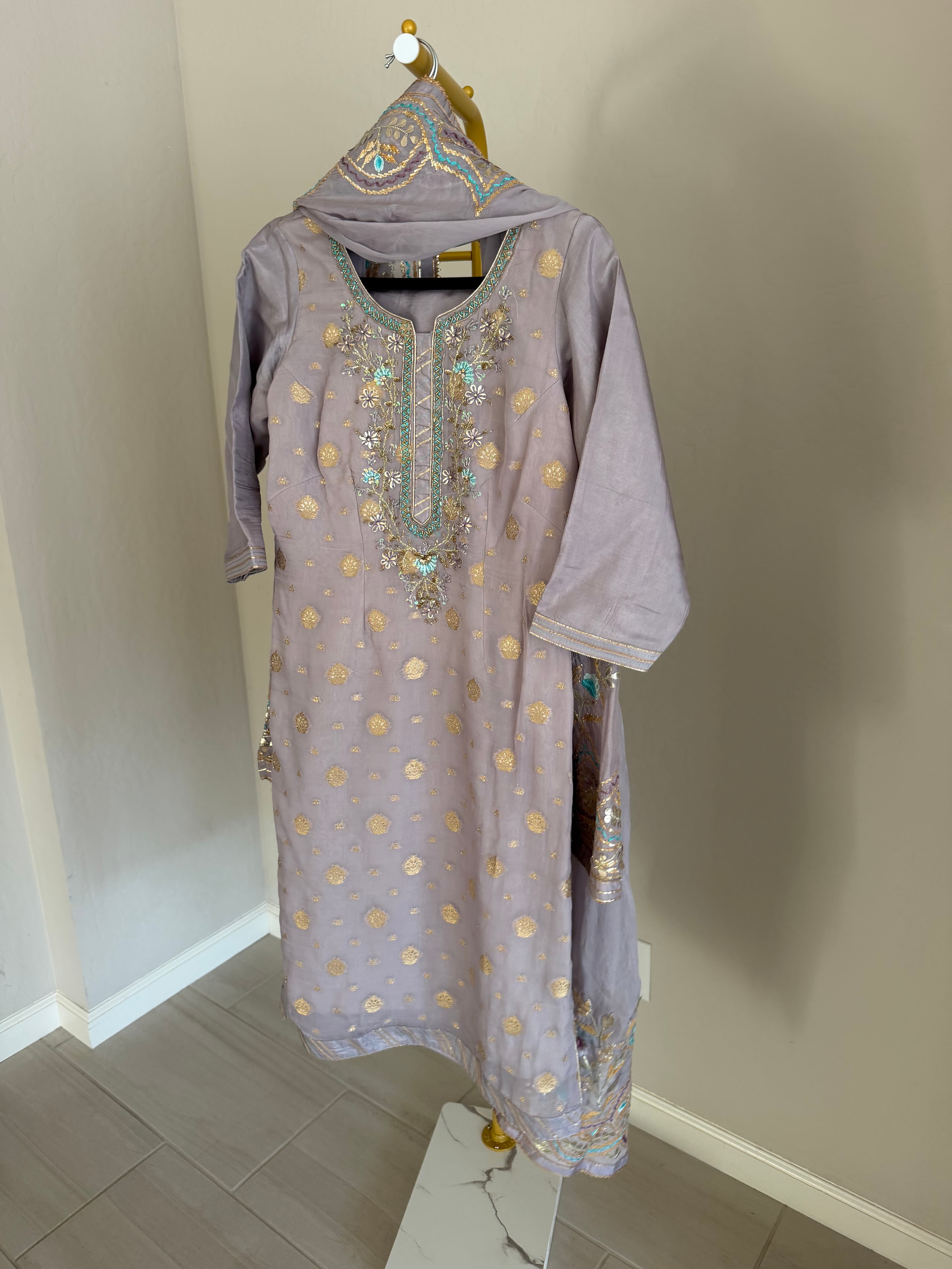 Elegant Lavender Raw Silk Suit with Gold Zardozi and Teal Thread Work
