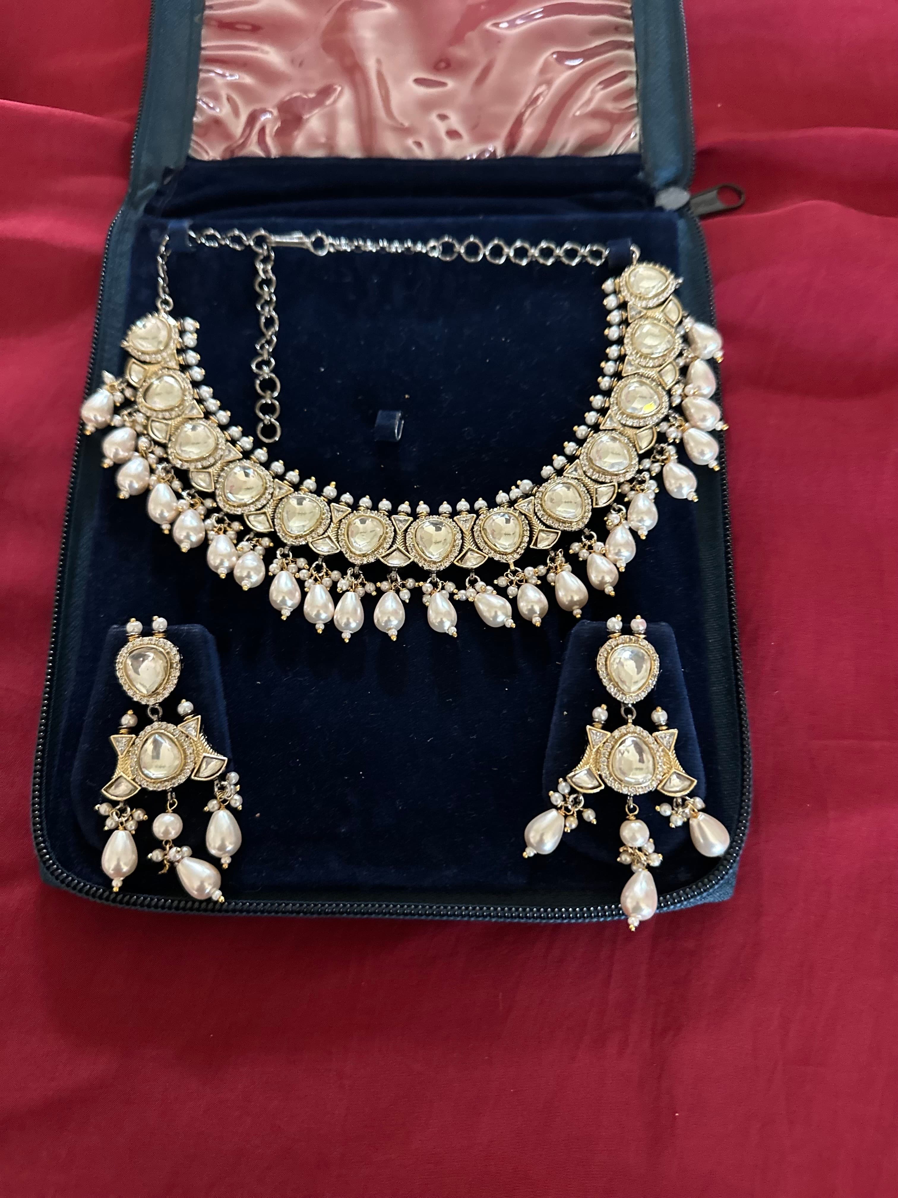 Kudan with pearl